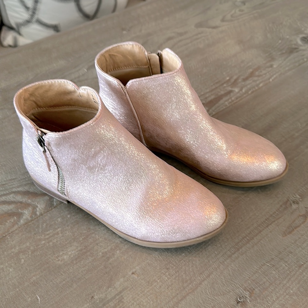Cat & Jack pink sparkle ankle boots. Size 5